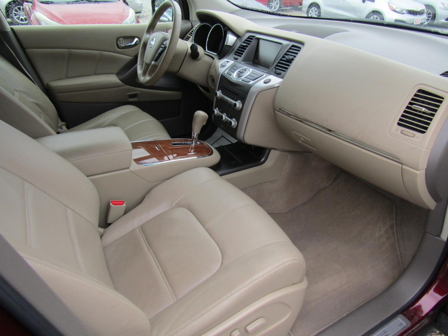 2011 Burgandy /Tan Nissan Murano (JN8AZ1MU0BW) with an V6 engine, Automatic transmission, located at 15016 S Hwy 231, Midland City, AL, 36350, (334) 983-3001, 31.306210, -85.495277 - Photo#9